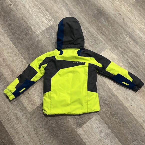 Spyder Ski/Snow Jacket - Kids Size 4 - Picture 4 of 6